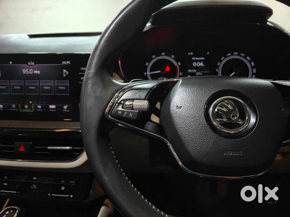 Skoda Slavia 1.0 Ambition Tsi At, 2023, Petrol