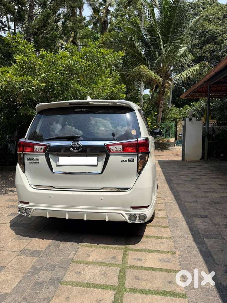 Toyota Innova Crysta 2017 Diesel Well Maintained