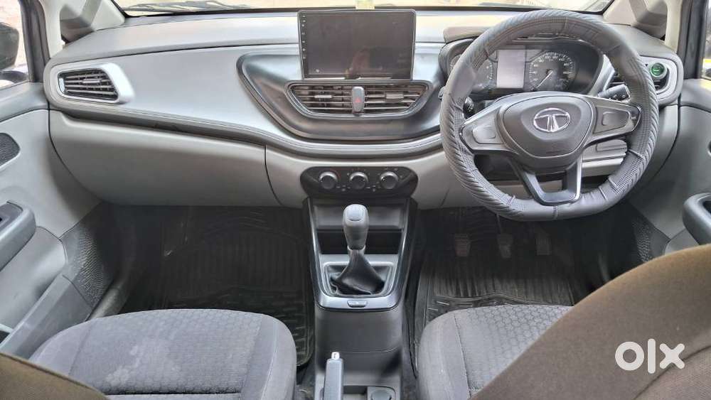 Tata Altroz 1.2 Xe, 2020, Petrol