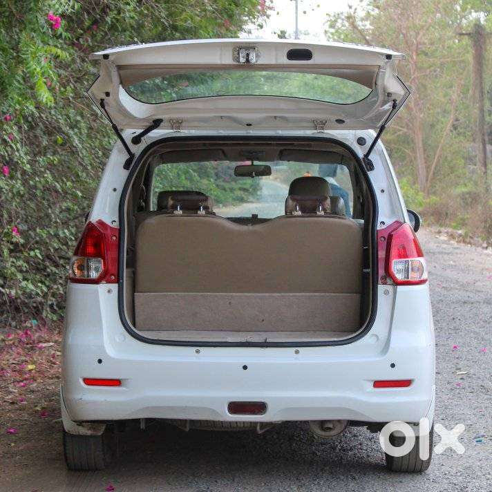 Maruti Suzuki Ertiga Vxi At Petrol, 2014, Petrol