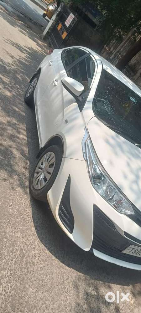 Toyota Yaris J Cvt, 2021, Petrol
