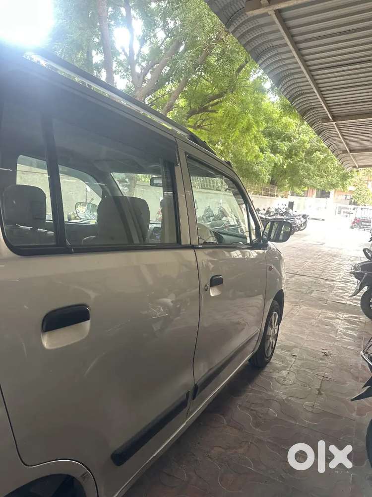 2013 Petrol Manual | 2nd Owner | 95,000 Km | Well Maintained