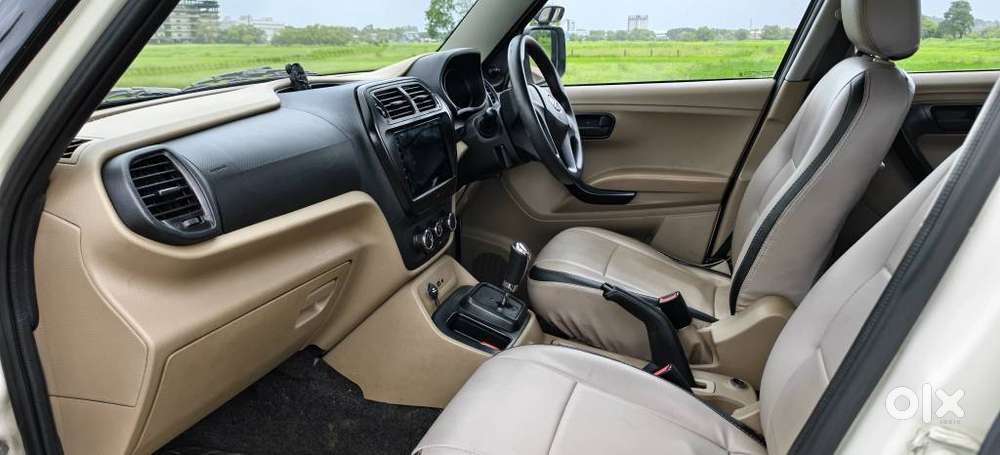 Mahindra Tuv 300 T8 Amt (automatic), 2016, Diesel