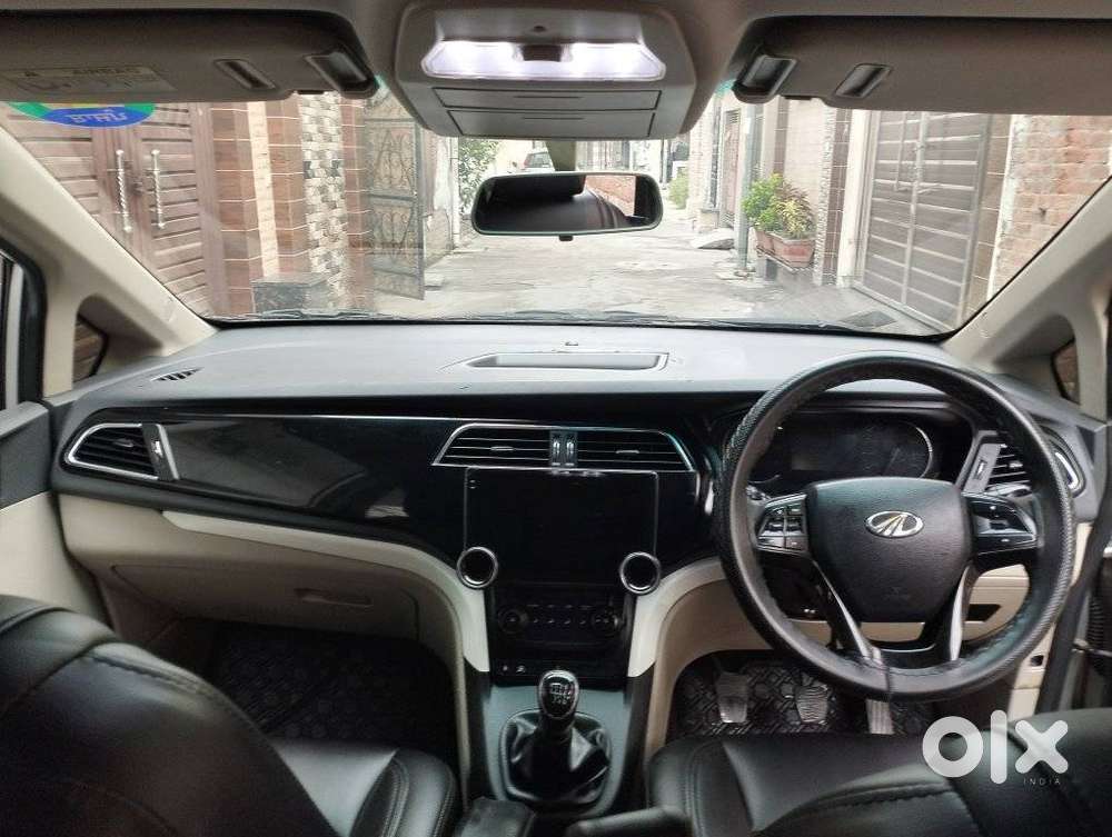 Mahindra Marazzo M6, 2018, Diesel