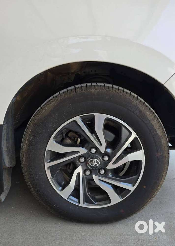 Toyota Innova Crysta 2.4 Gx Mt 8s, 2022, Diesel