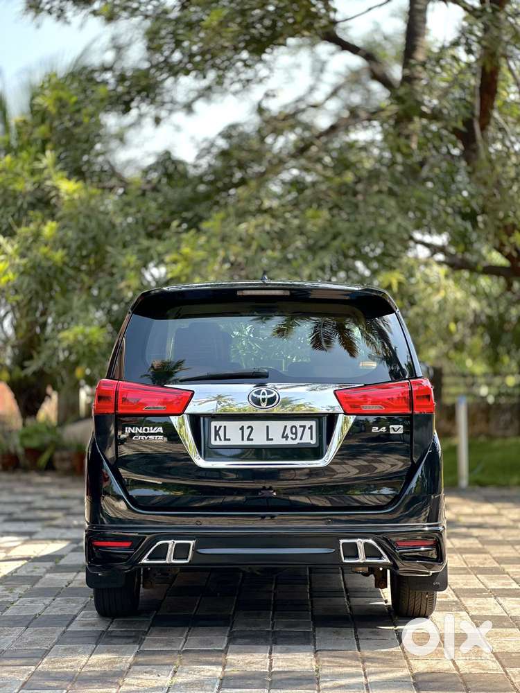 Toyota Innova Crysta 2.4 V 7 Str, 2017, Diesel
