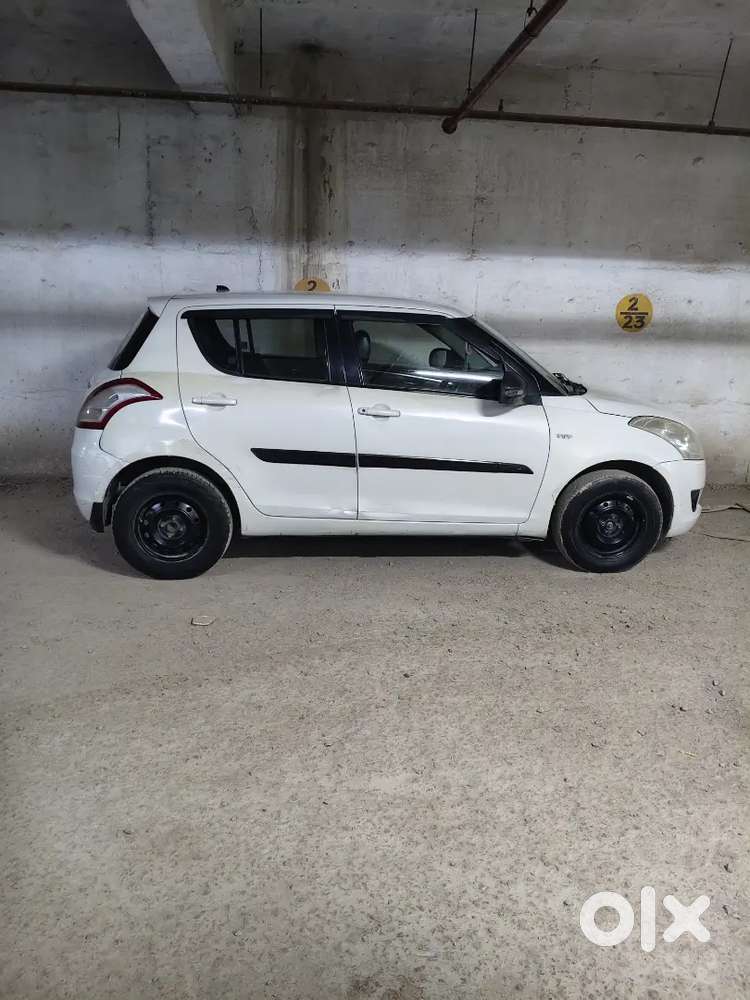 Maruti Suzuki Swift Vxi 2012