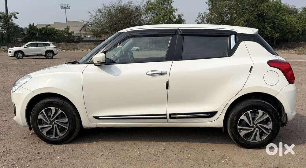 Maruti Suzuki Swift Vxi + Manual, 2022, Petrol