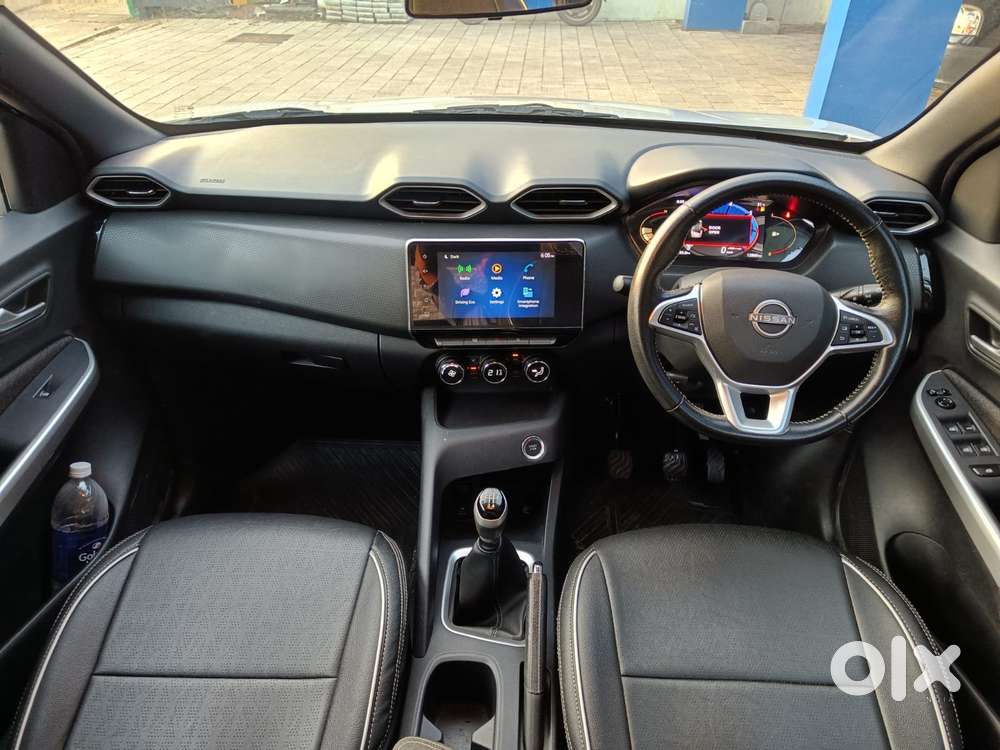 Nissan Magnite 1.0 Xv Premium, 2022, Petrol