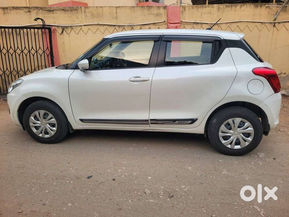 Maruti Suzuki Swift Vxi + Manual, 2021, Petrol