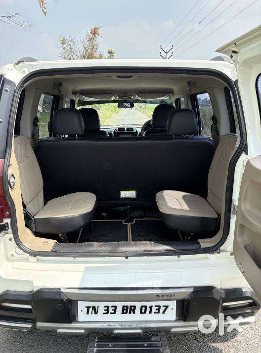 Mahindra Tuv 300 T10, 2018, Diesel