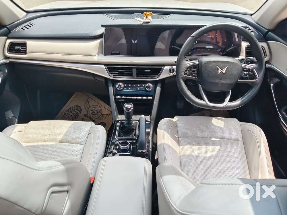 Mahindra Xuv700 2.2 Ax 7 Diesel Mt Str, 2025, Diesel