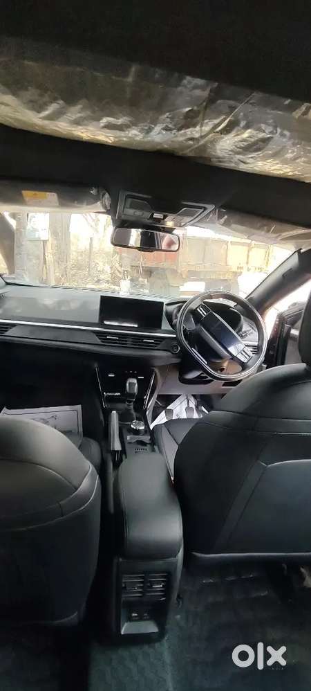 Tata Nexon 2025 Petrol Well Maintained