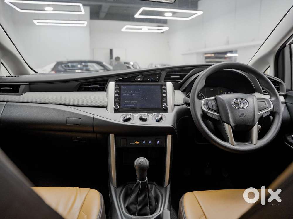 Toyota Innova Crysta 2.4 G Mt 8s, 2023, Diesel