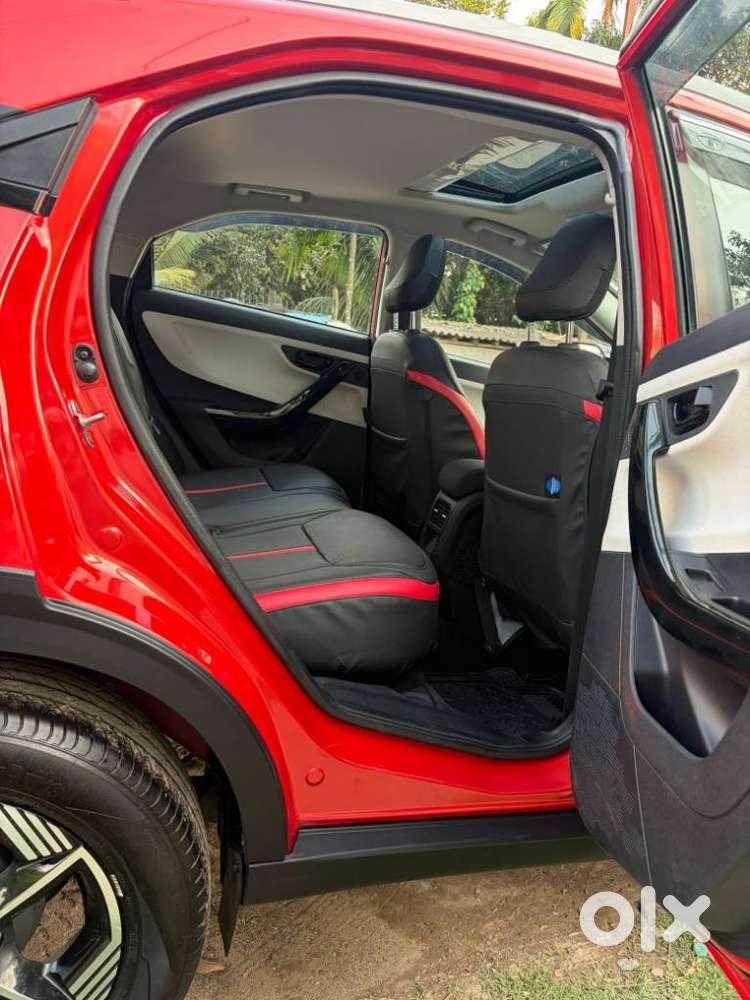 Tata Nexon Creative Plus S 1.2 Revotron Petrol 6 Mt, 2025, Petrol