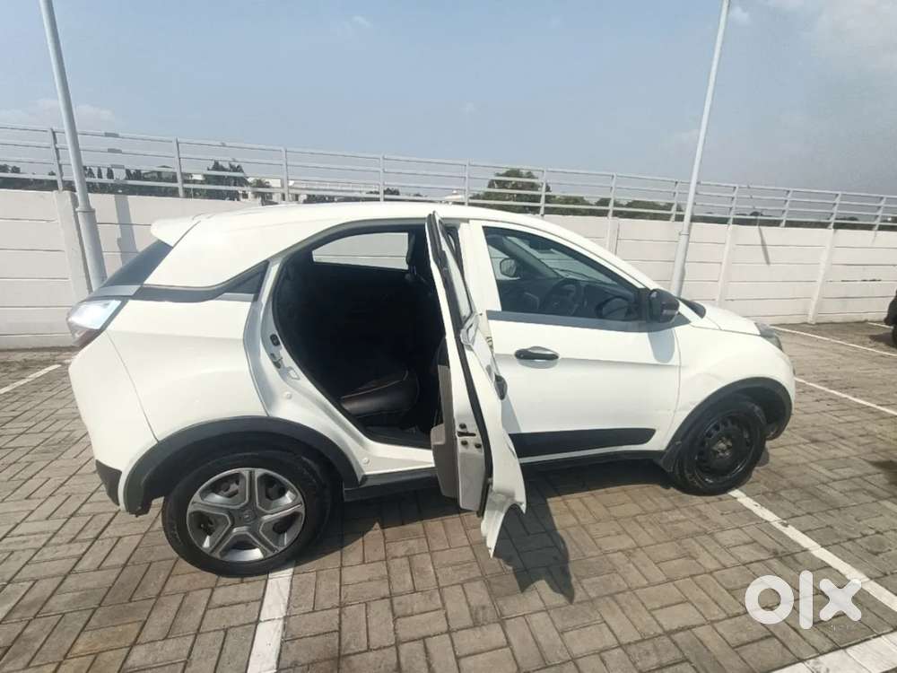 Tata Nexon 1.2 Revotron Xz, 2018, Petrol