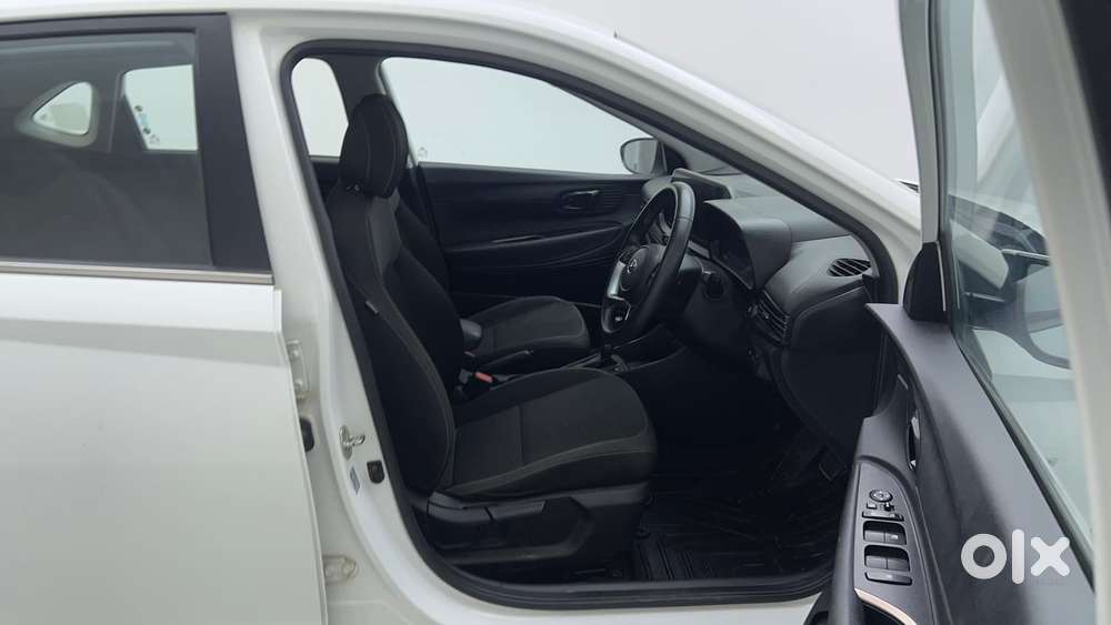Hyundai I20 Asta (o) 1.2 Ivt, 2022, Petrol