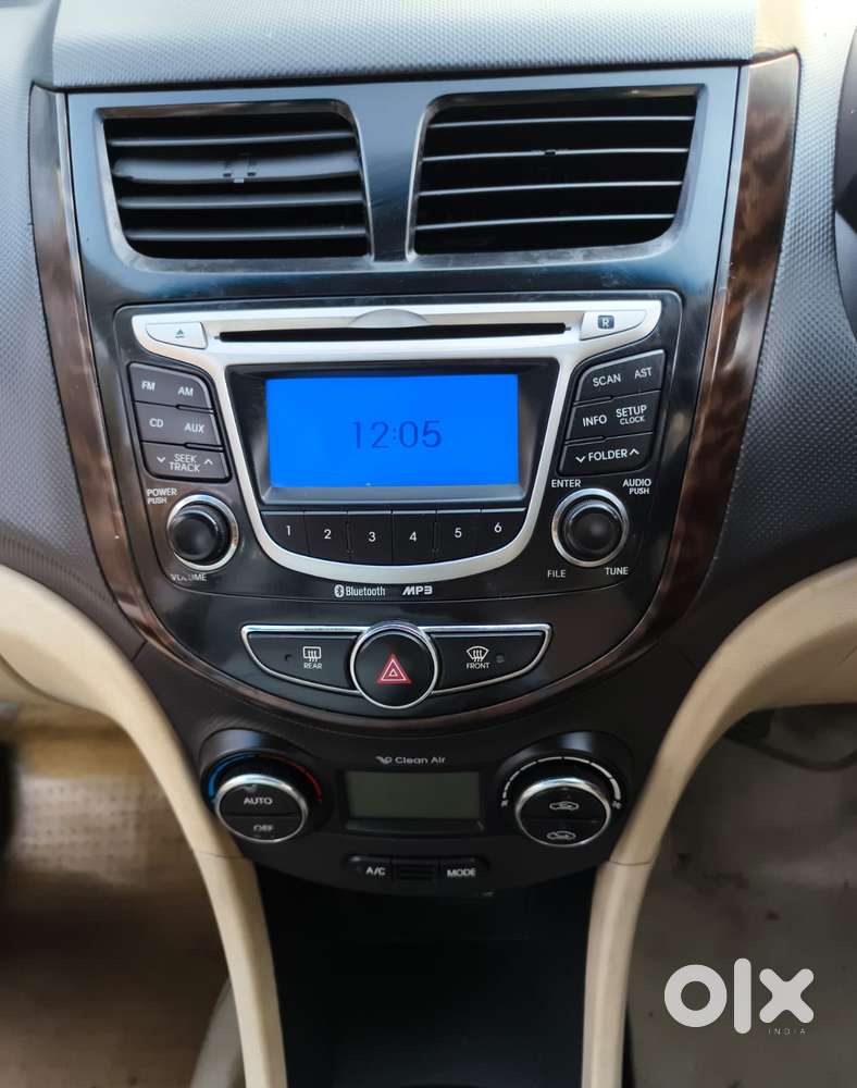 Hyundai Verna Fluidic 1.6 Vtvt Sx Opt, 2011, Petrol