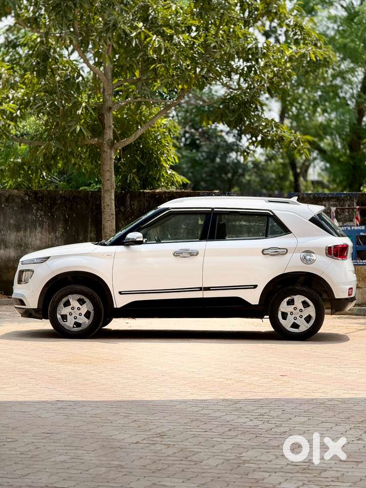 Hyundai Venue Petrol 2021
