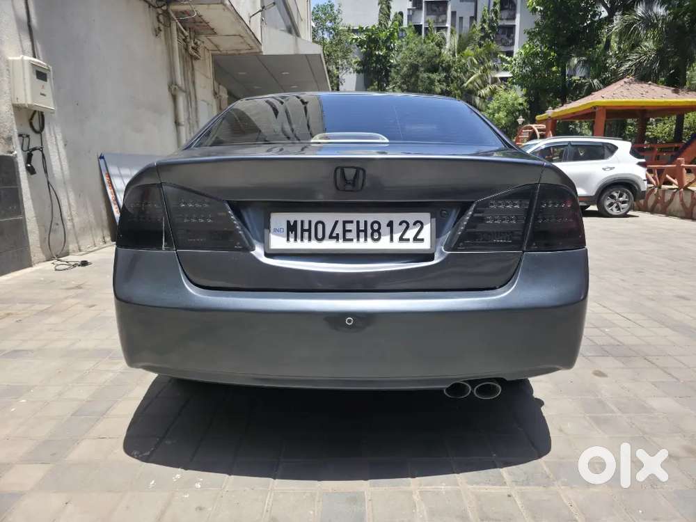 Honda Civic 2010 At Self Owned