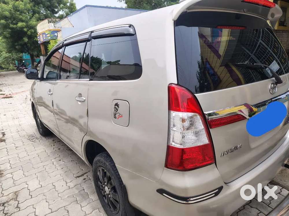Toyota Innova 2.5 V 2011 Top Model