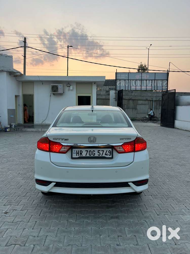 Honda City 1.5 V 5th Gen I-vtec Mt, 2022, Petrol