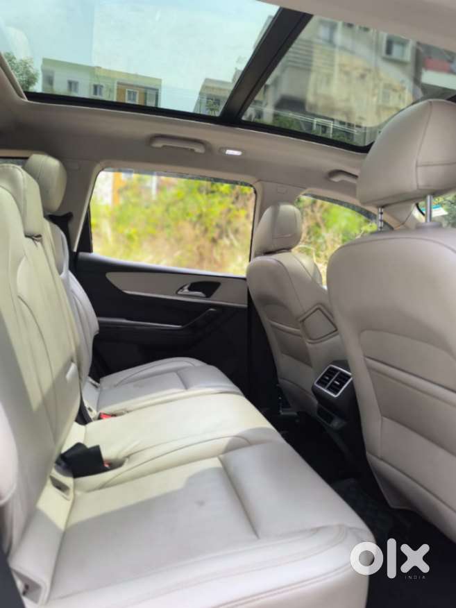 Mahindra Xuv700 2.2 Ax 7 Diesel At Luxury Pack Str Awd, 2022, Diesel