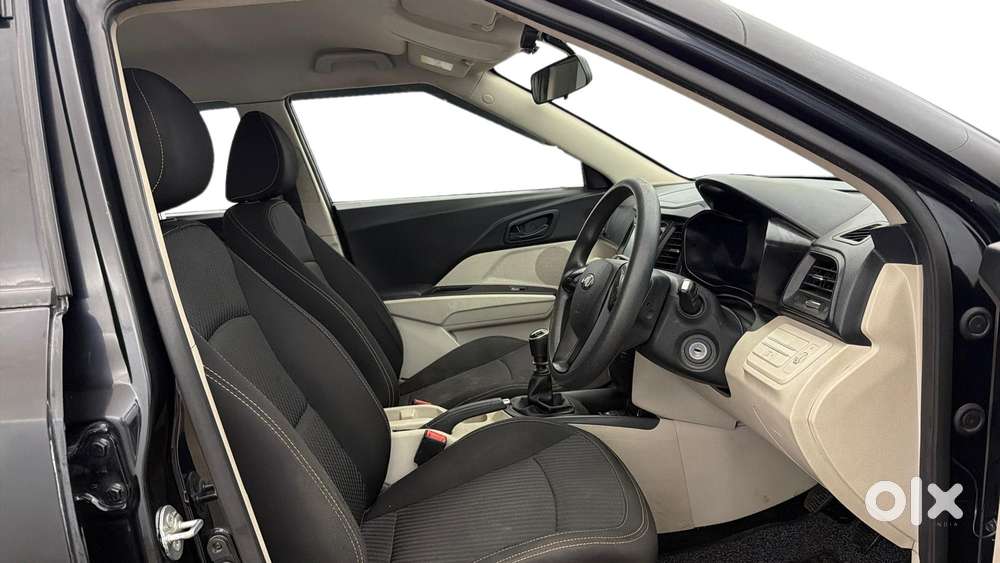 Mahindra Xuv300 W4, 2022, Petrol