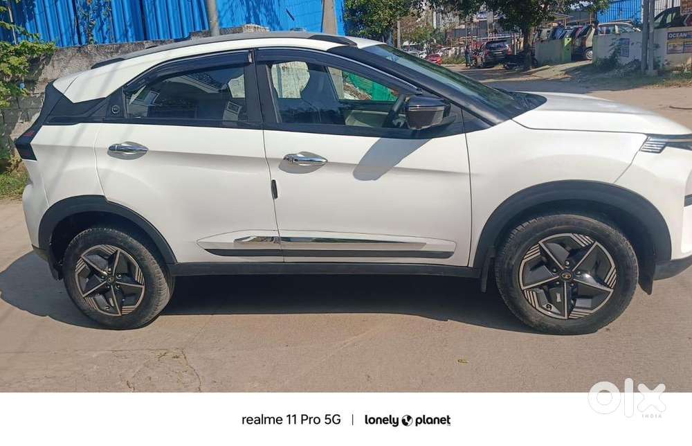 Tata Nexon Creative + Sunroof Petrol Automatic