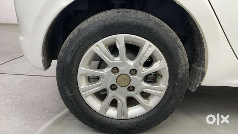 Tata Tiago Xza, 2017, Petrol