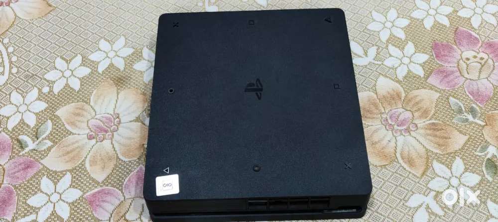 Ps4 slim 1tb 12 games