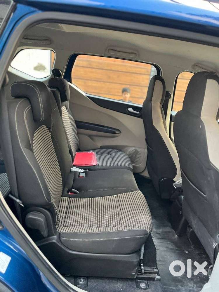 Renault Triber Rxz, 2023, Petrol