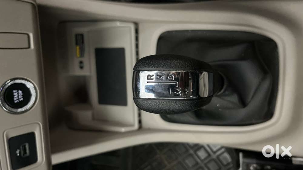 Renault Triber Rxt Easy-r Amt, 2025, Petrol