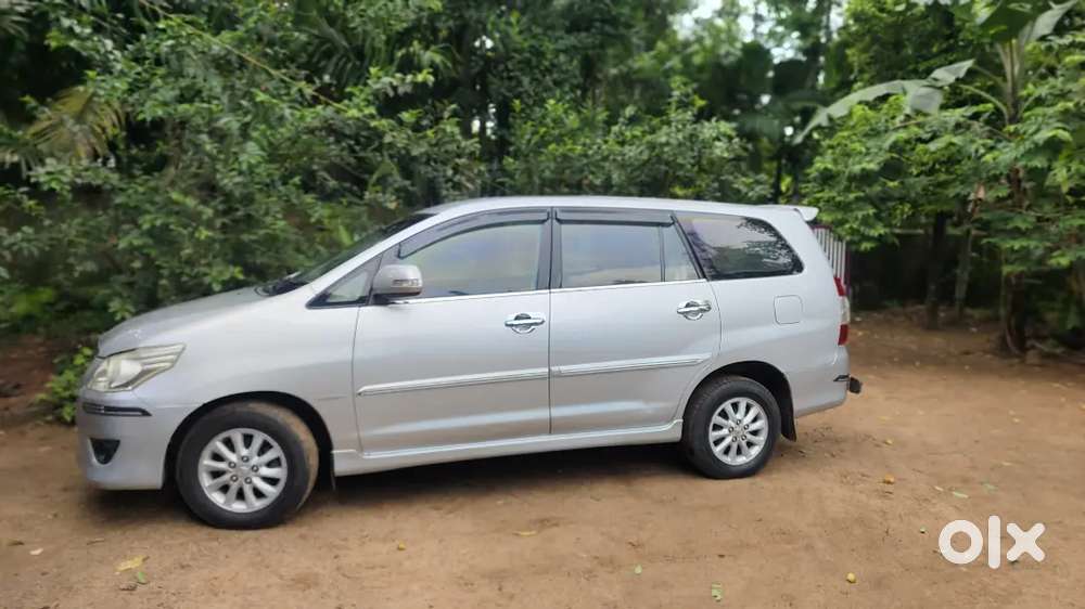 Toyota Innova 7 Str 2013 Full Option