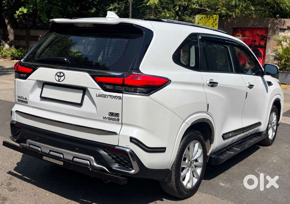 Toyota Innova Hycross 2.0 Vx (o) Hybrid 8 Str, 2024, Petrol
