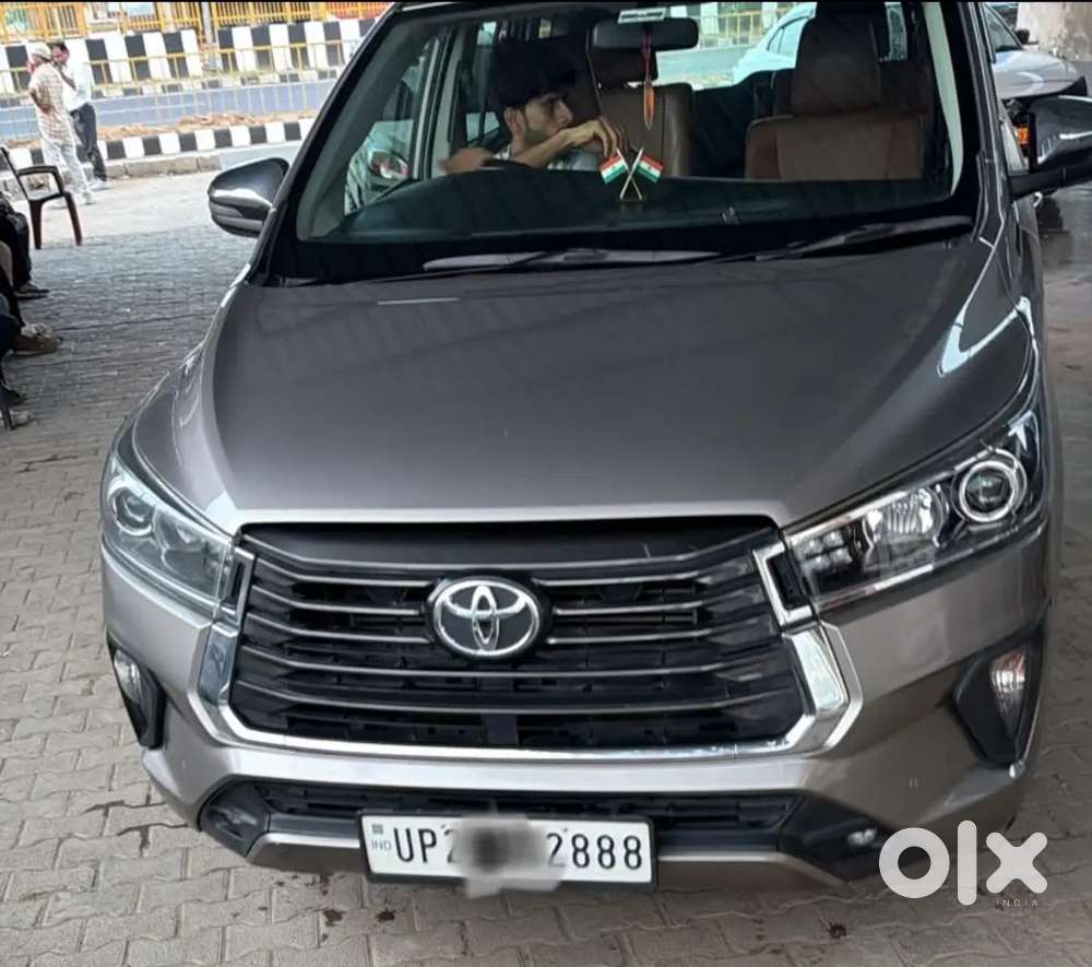 People Mover Innova Crysta 2022 Available With Automatic Transmission