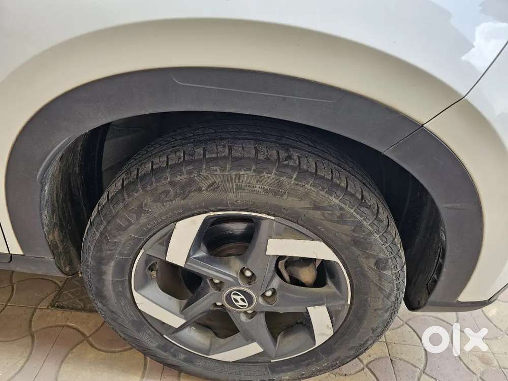 Hyundai Venue December 2020 Diesel Well Maintained, All Most 2021.
