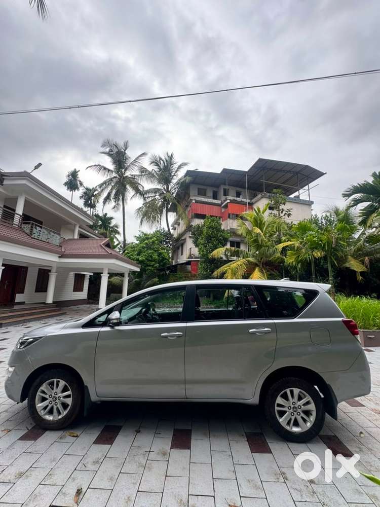 Toyota Innova Crysta 2017 Diesel Well Maintained