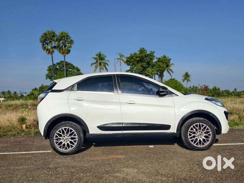Tata Nexon 1.2 Revotron Xm (s), 2018, Petrol