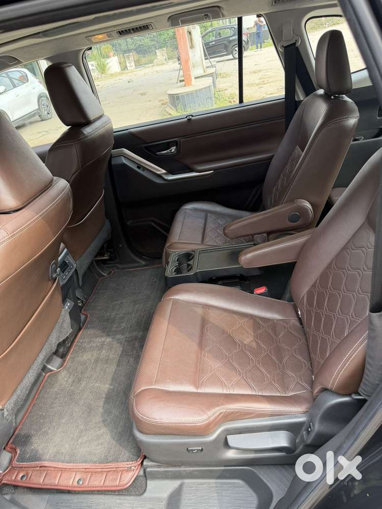 Toyota Innova Hycross 2.0 Zx Hybrid 7 Str, 2024, Petrol