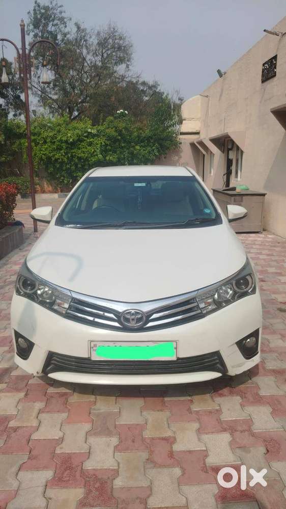 Toyota Corolla Altis Automatic 2017 Petrol 128995 Km Driven
