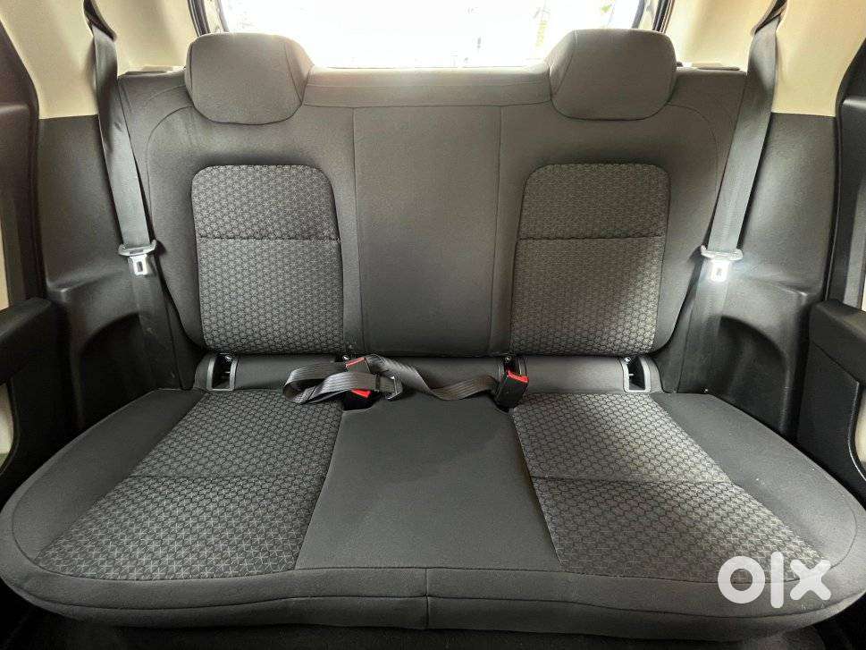 Tata Altroz 1.2 Xm Plus, 2023, Petrol