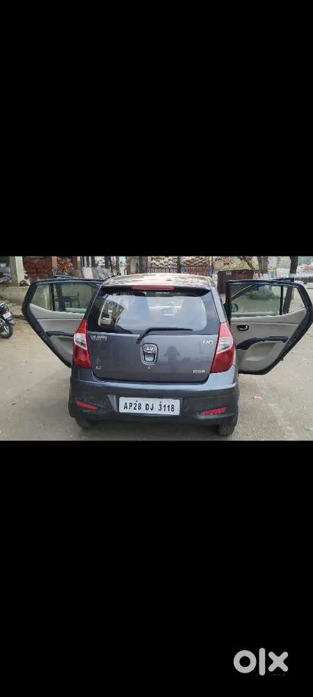 2011 I10 Car
