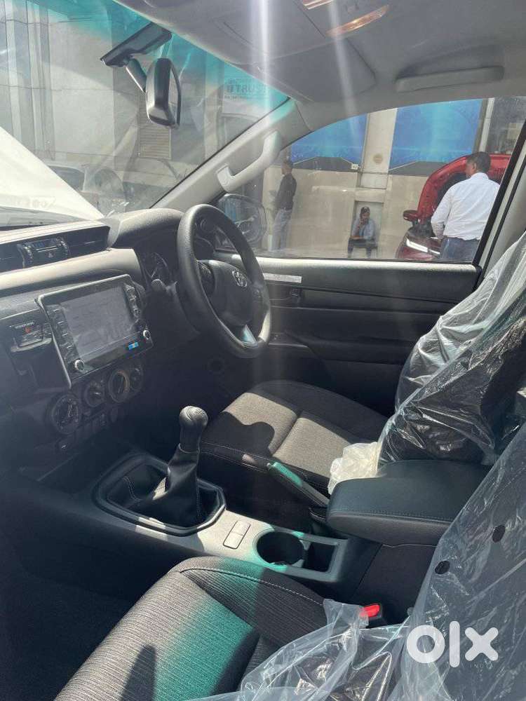 Toyota Hilux 2.8 Std 4x4, 2025, Diesel