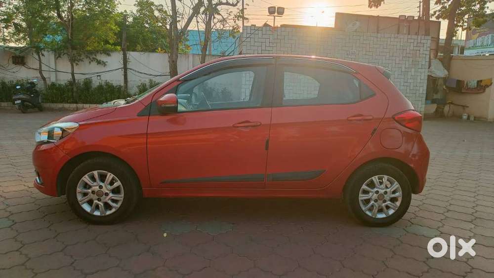 Tata Tiago 1.2 Revotron Xza, 2018, Petrol