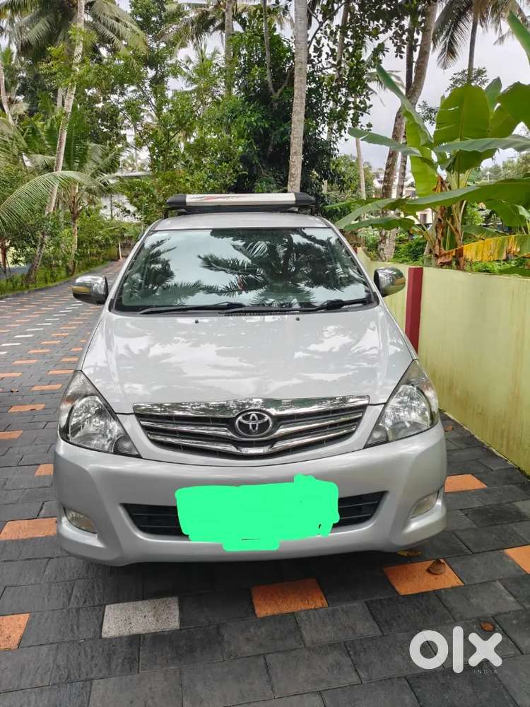 Toyota Innova 2.5 V 2011