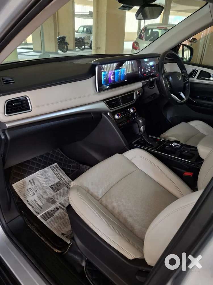 Mahindra Xuv700 2.2 Ax 7 Diesel At Str, 2023, Diesel