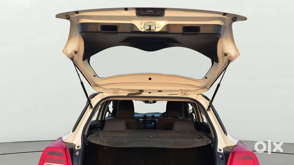 Maruti Suzuki Swift Vvt Vxi, 2021, Petrol