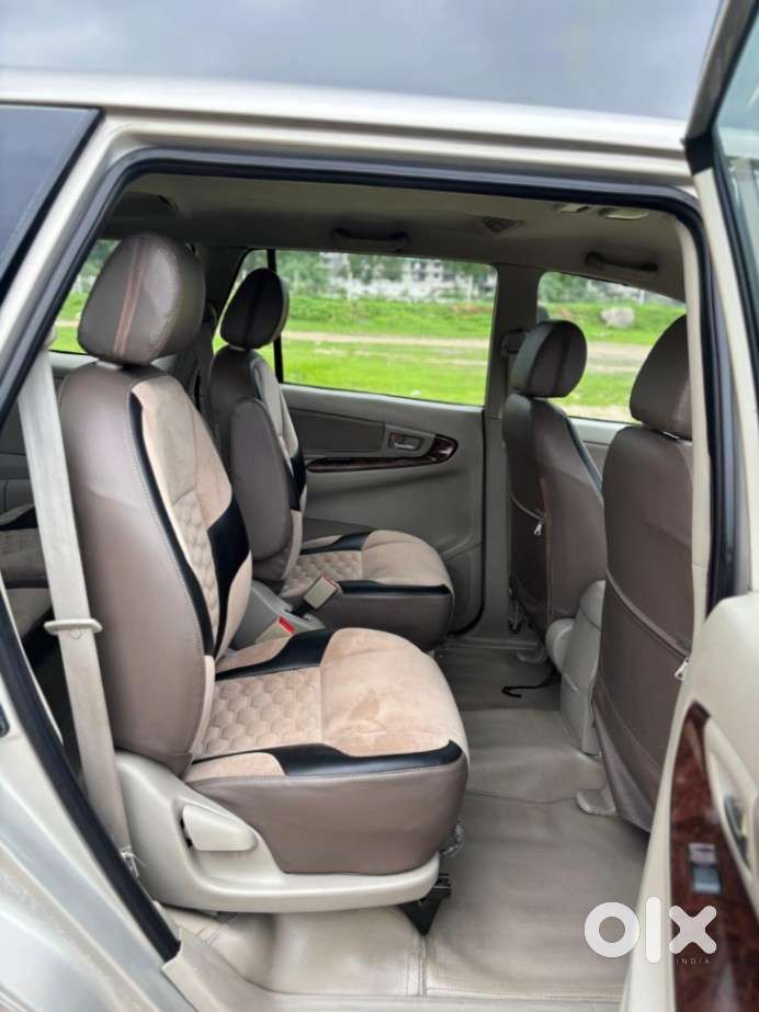 Toyota Innova 2.5 V 7 Str, 2012, Diesel
