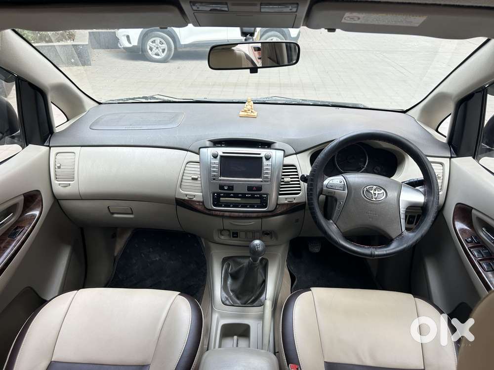 Toyota Innova 2.5 V 8 Str, 2014, Diesel